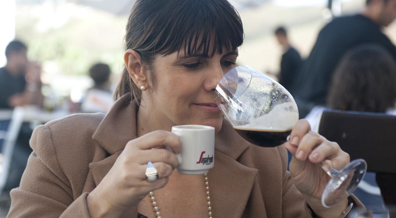 licia09beercafe1cmr